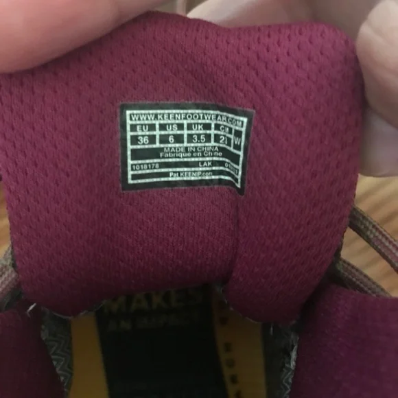 Women’s Keen Targhee III Mid Waterproof Hiking Boots - Picture 3 of 5